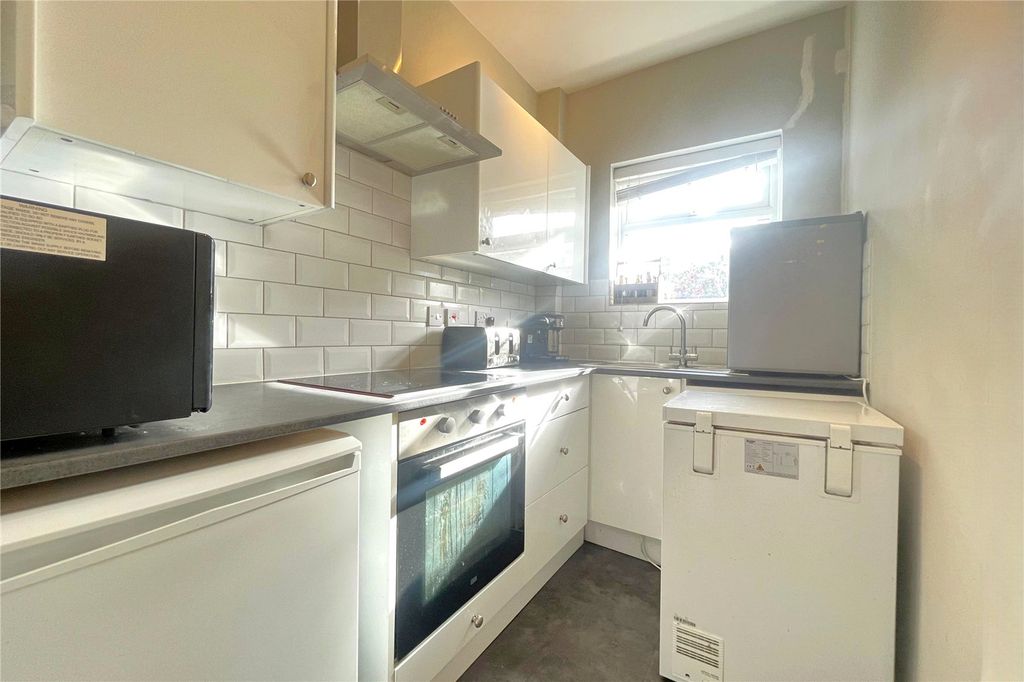 Property photo 2 of 8 Picture No. 18