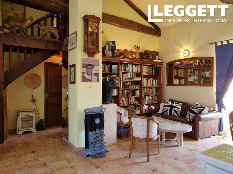 Property photo 3 of 10