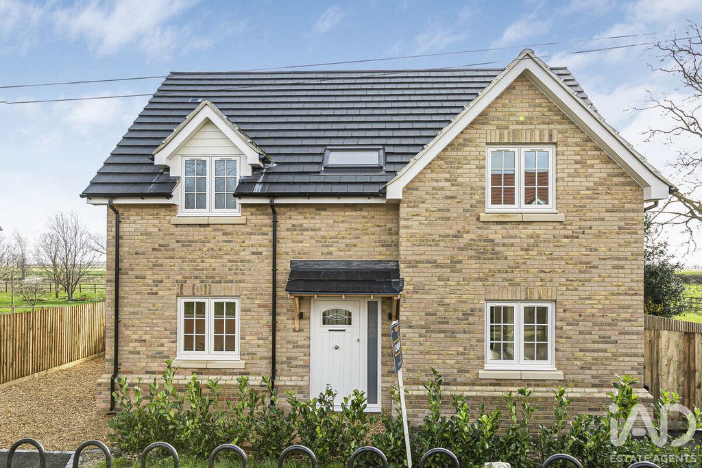 Property photo 2 of 29