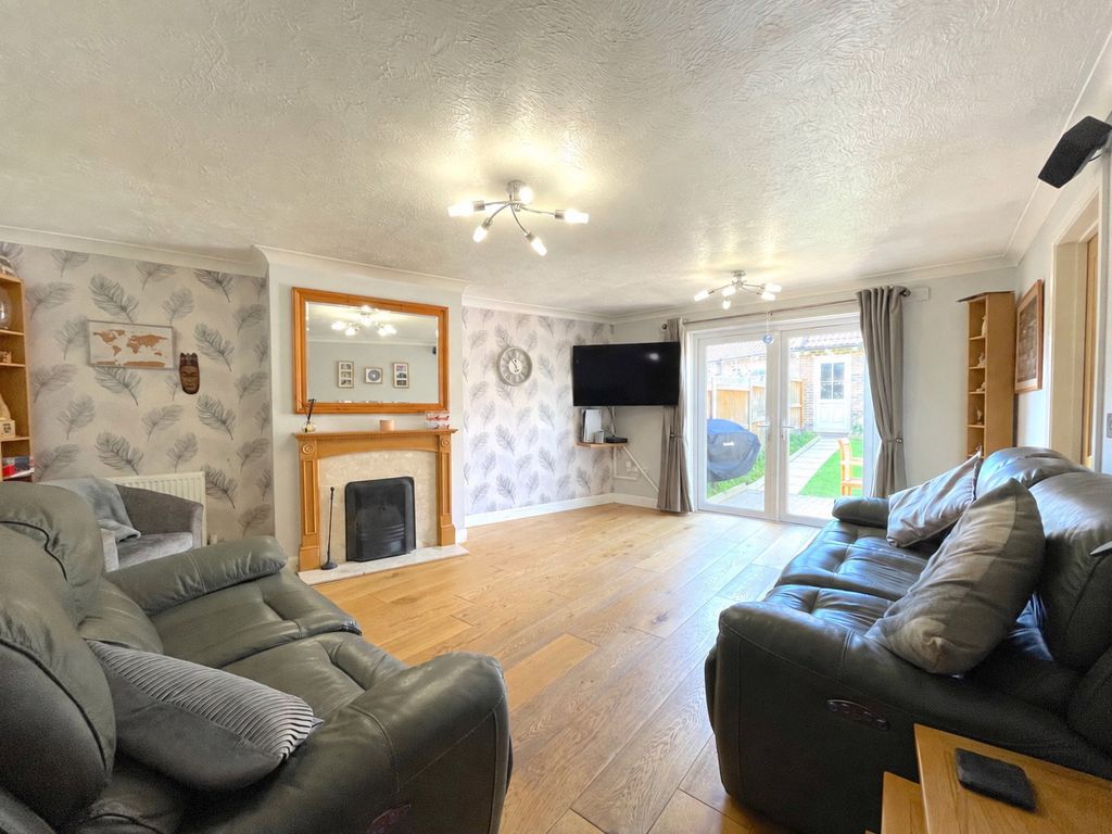 Property photo 2 of 25