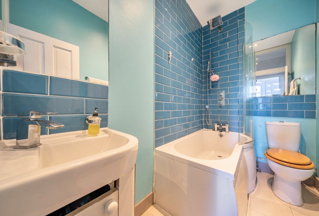 Property photo 2 of 16 1472567-15-6A27F6...