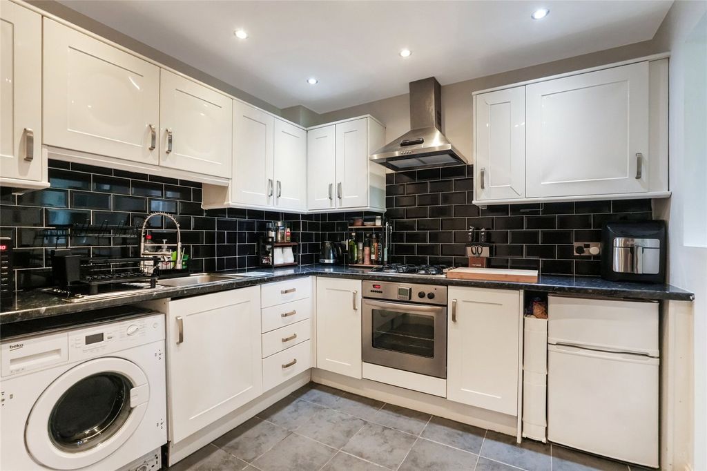 Property photo 3 of 18 Picture No. 33