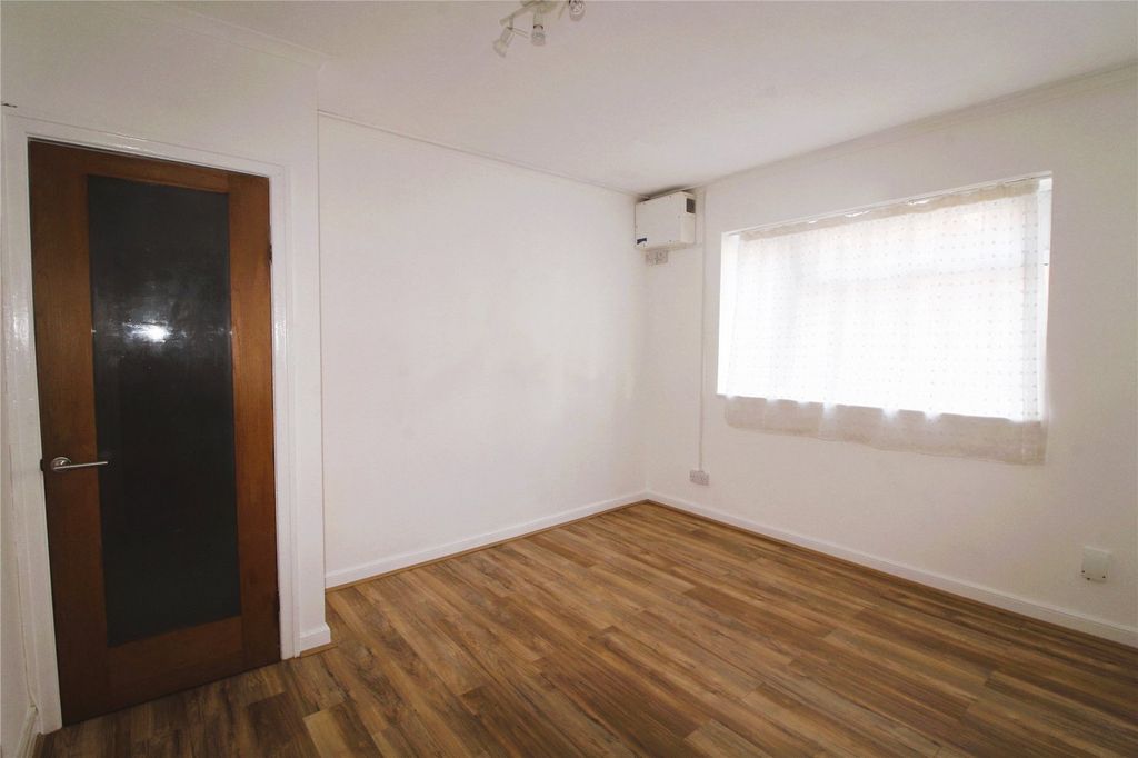 Property photo 3 of 12 Picture No. 11