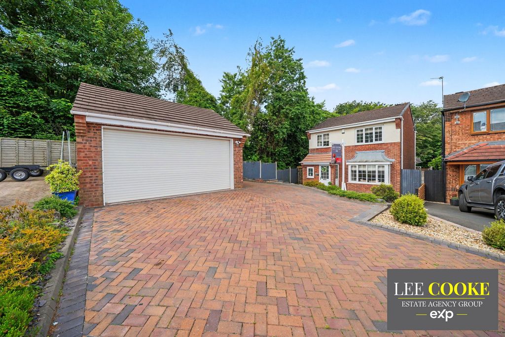 Property photo 1 of 43