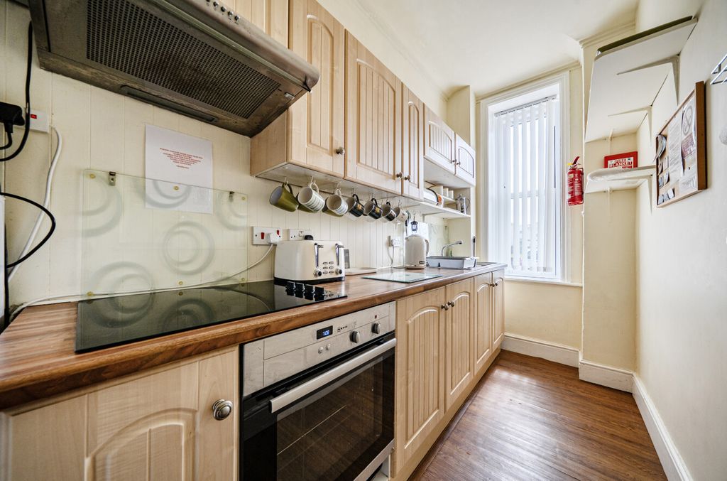 Property photo 3 of 22 1452923-14-6A0c9B...