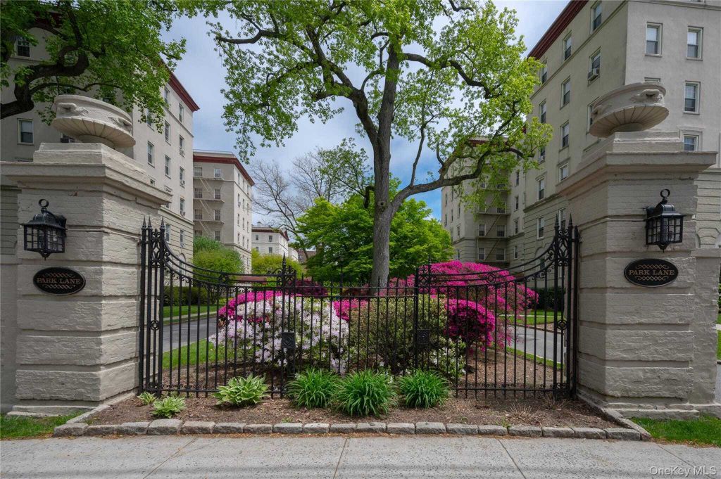 Property photo 2 of 30 <Alttext/>