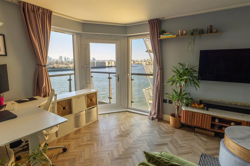 Property photo 2 of 15 50_Seacon_Tower-5.Jpg