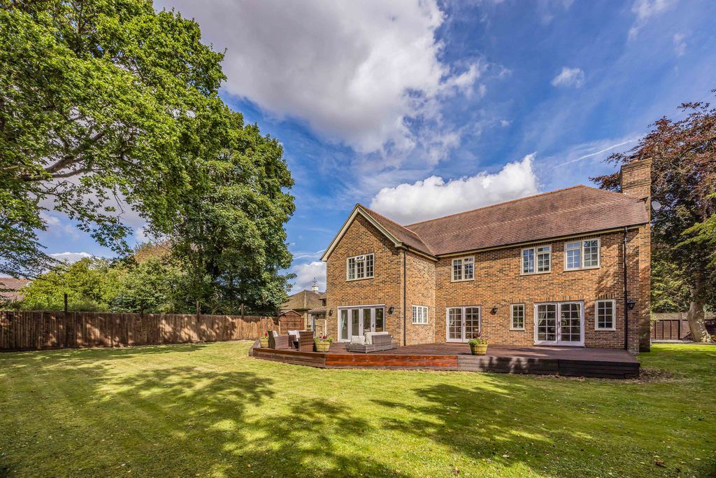 Property photo 2 of 38
