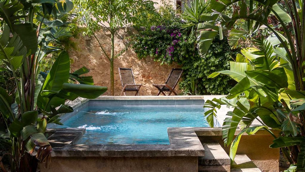 Property photo 2 of 33 77674 Small-2.Jpg