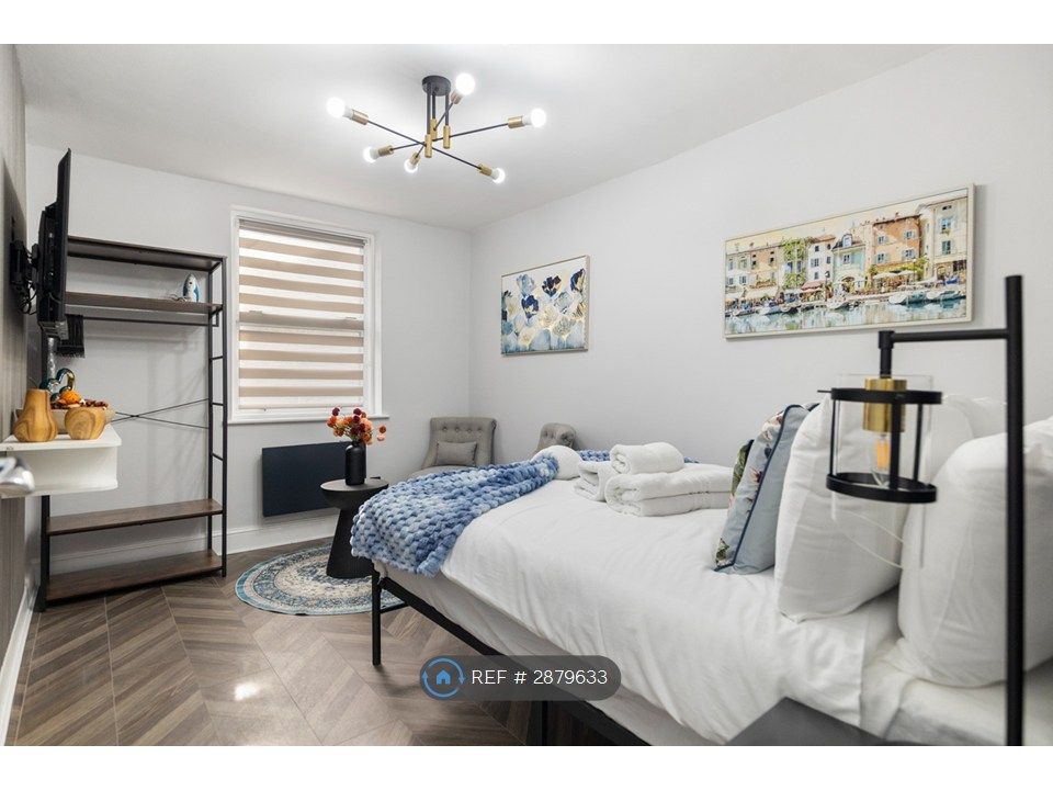 Property photo 1 of 25 Bedroom