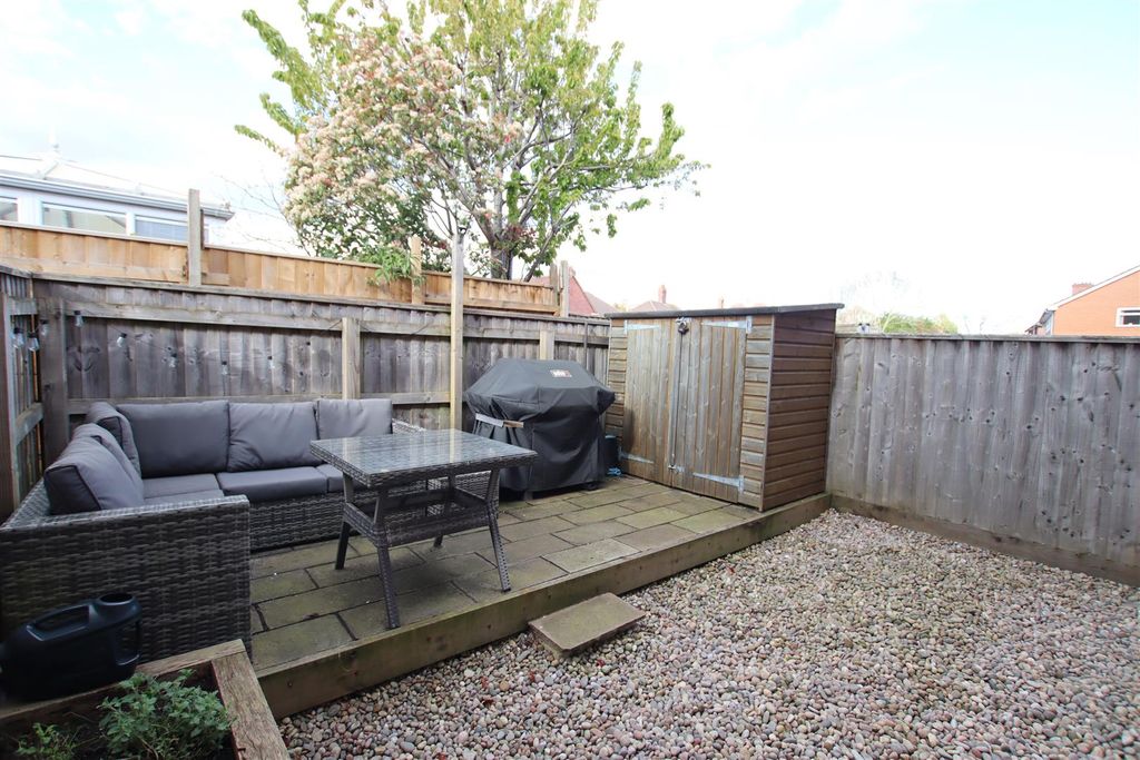 Property photo 3 of 9 Garden.Jpg