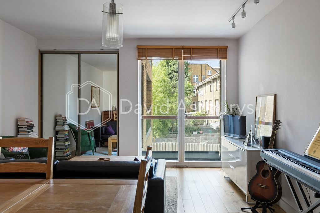 Property photo 3 of 12