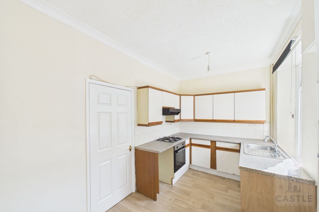 Property photo 3 of 11 Kitchen/ Diner