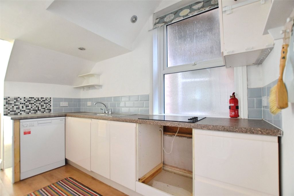 Property photo 2 of 14 Kitchen