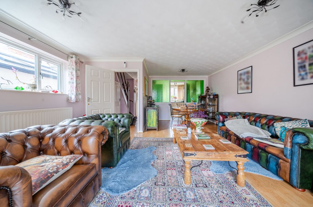 Property photo 3 of 12 1418343-6-699c37A...