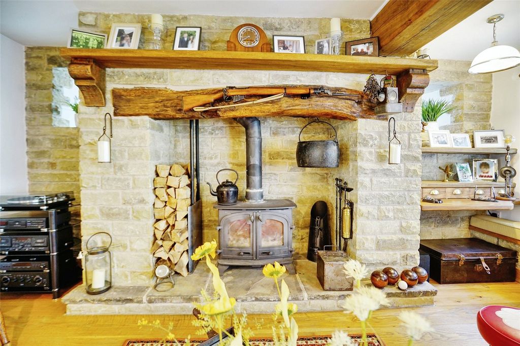 Property photo 3 of 25 Open Fire