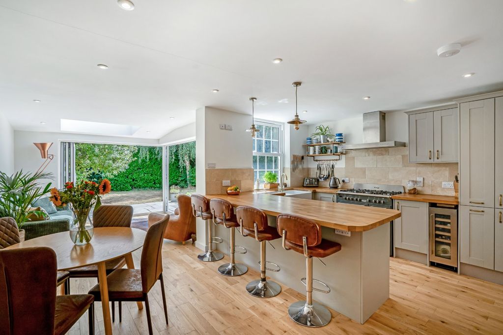 Property photo 2 of 17 Kitchen/Dining
