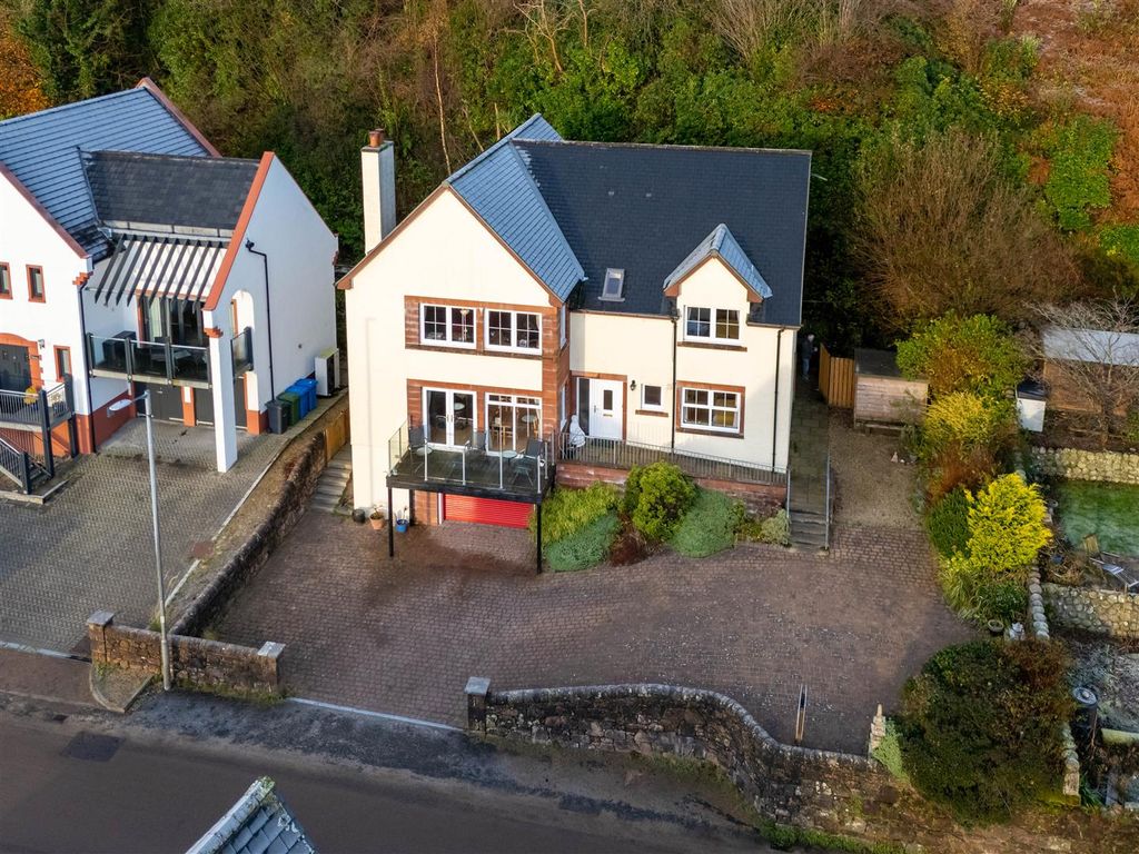 Property photo 3 of 52 Stonewater House