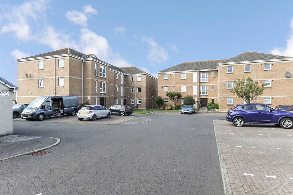 Property photo 2 of 17 Picture No. 16