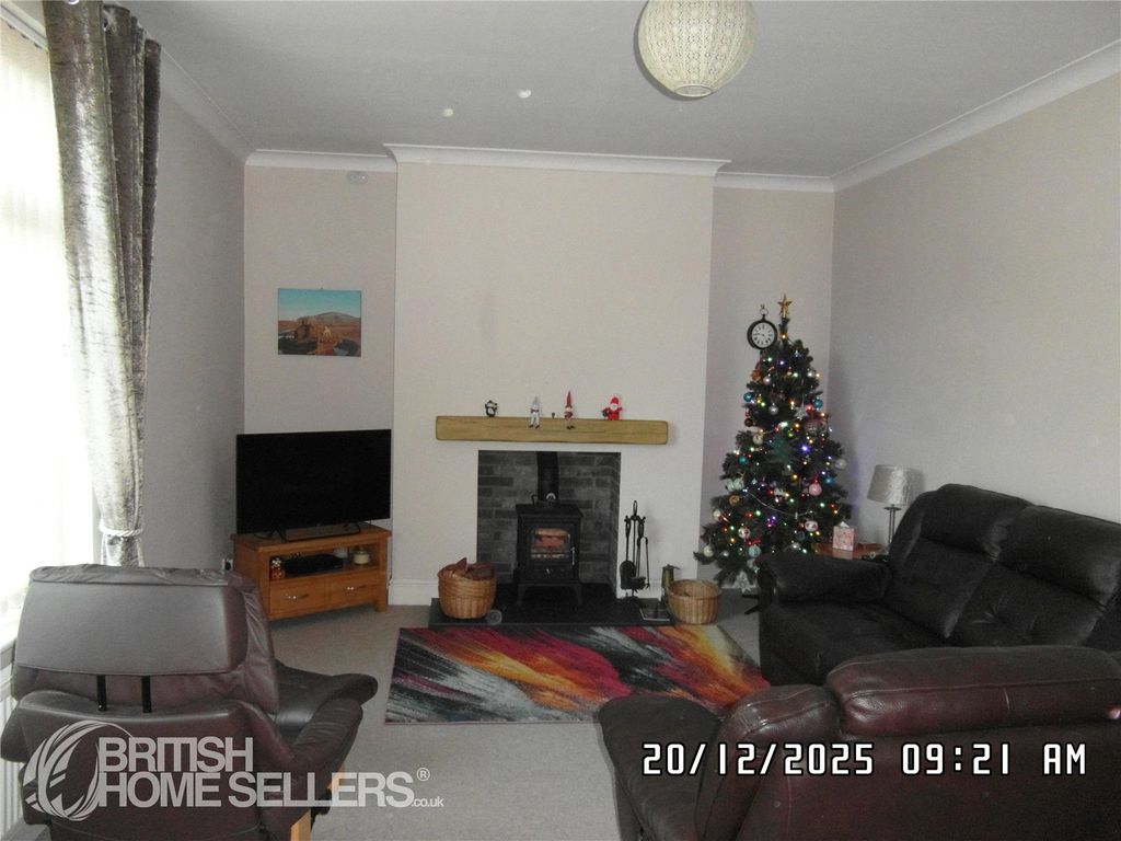 Property photo 2 of 23 Picture No. 18