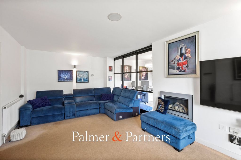 Property photo 3 of 29 Picture No. 26