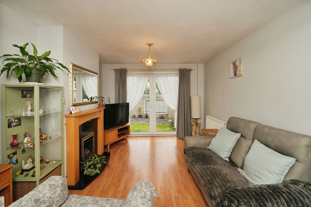 Property photo 3 of 17 Pbox-Img.Jpg