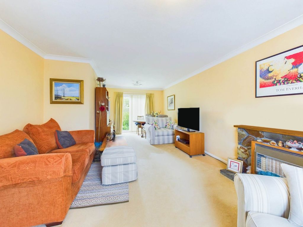 Property photo 2 of 13