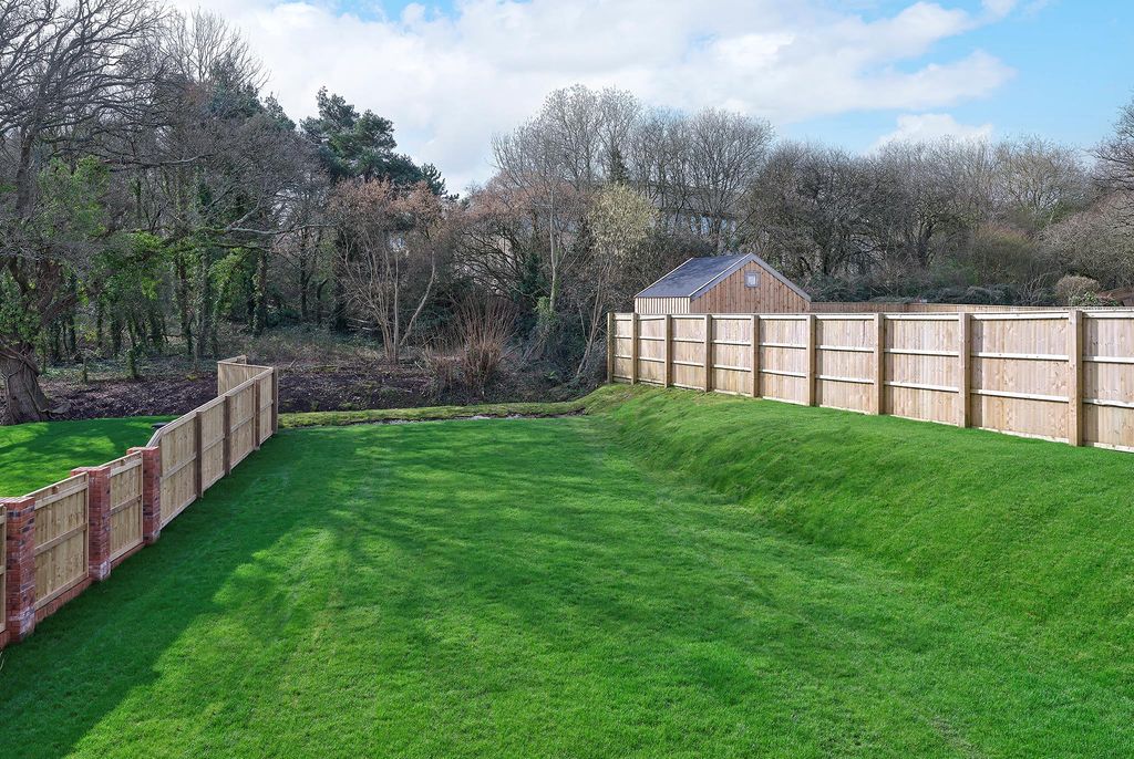 Property photo 3 of 24 Image