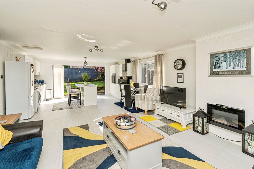 Property photo 2 of 17 Picture No. 22