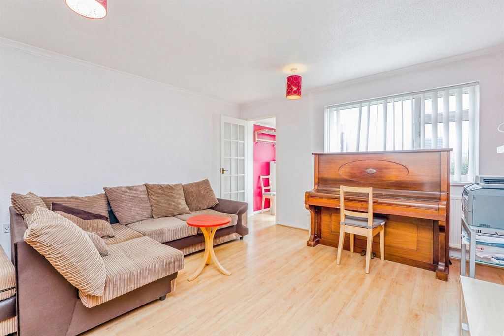 Property photo 2 of 19