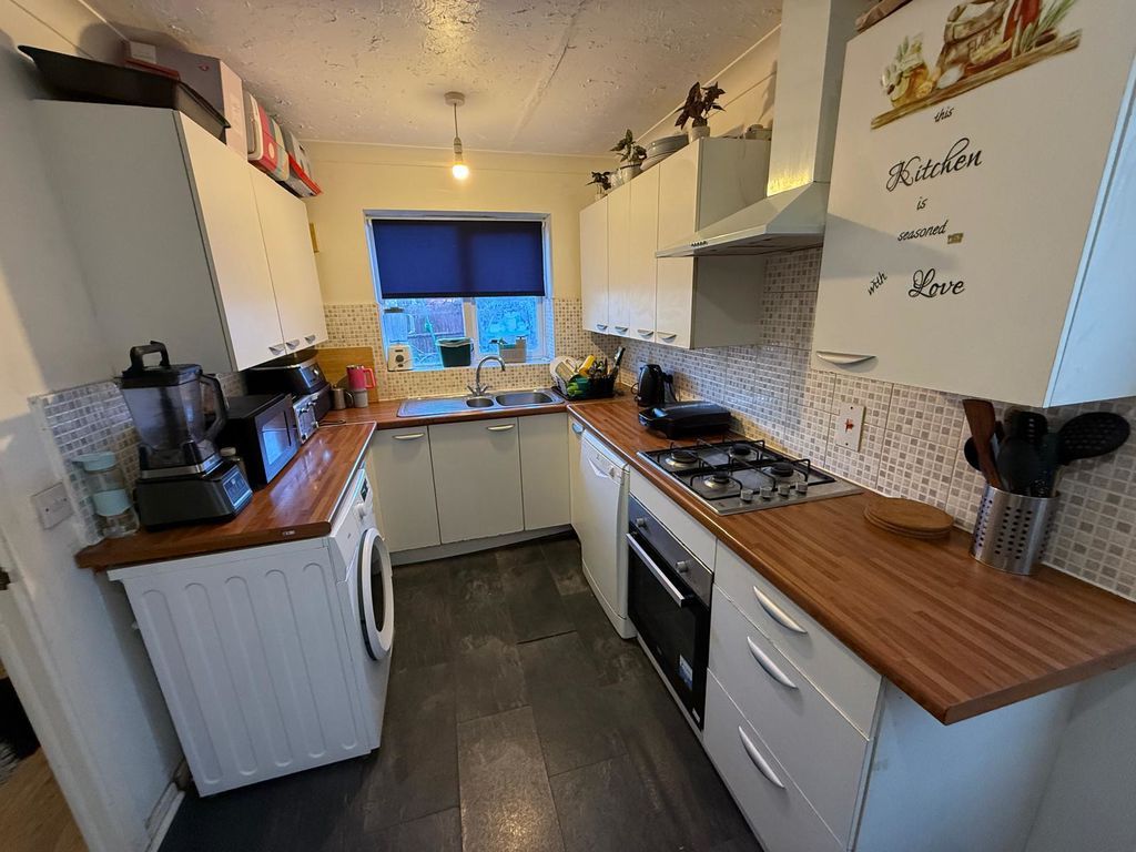 Property photo 2 of 13 Photo 27