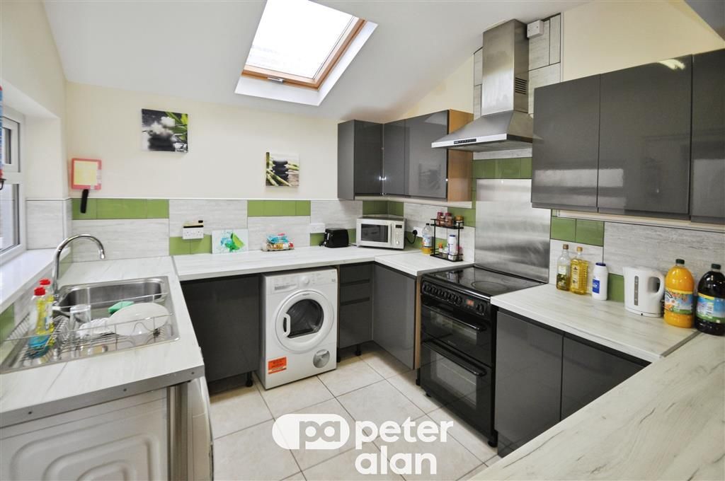 Property photo 2 of 18 Balcony