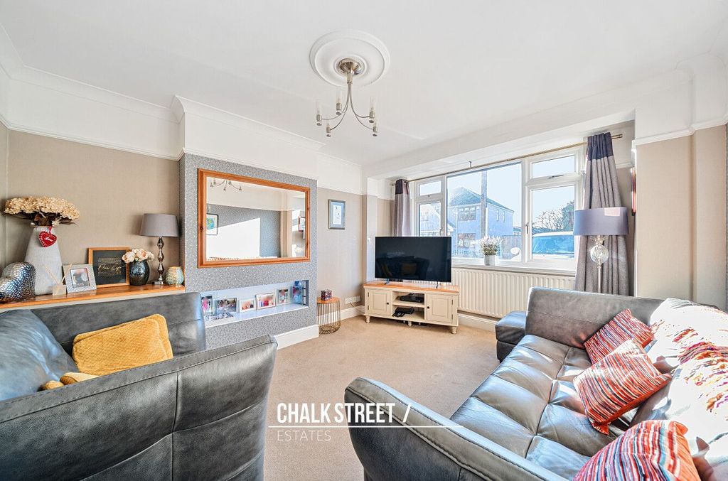 Property photo 3 of 25