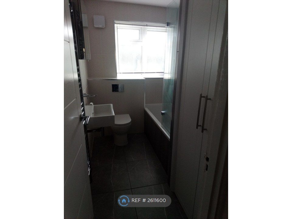 Property photo 3 of 6 Bathroom