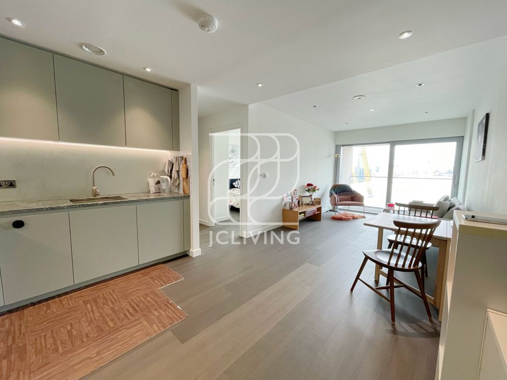 Property photo 3 of 8 Gallery