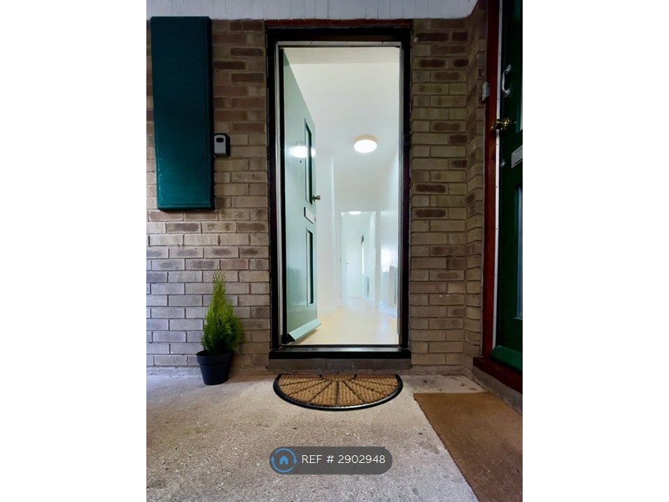 Property photo 3 of 13 Porch Entry