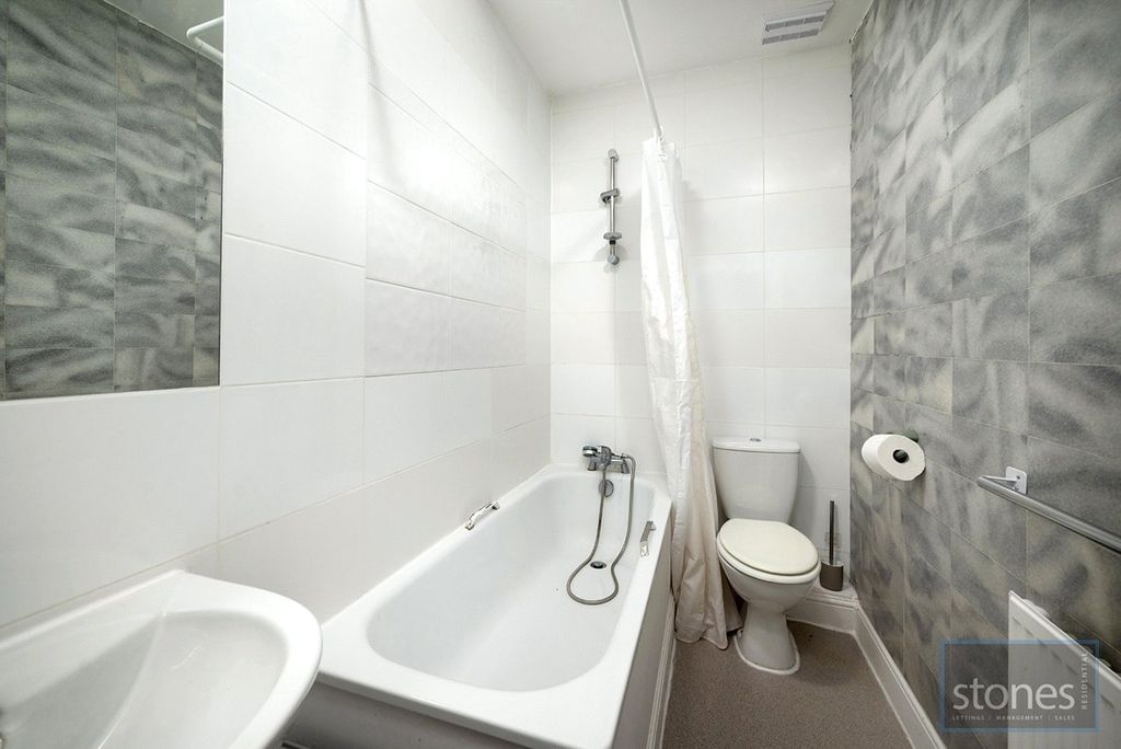 Property photo 3 of 10 Picture No. 18