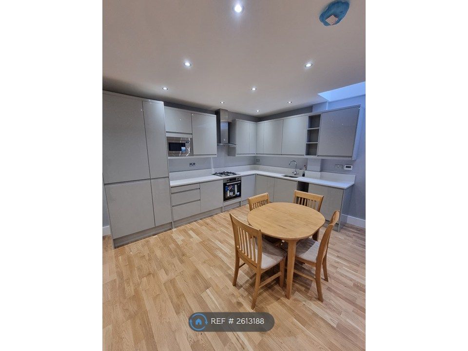 Property photo 1 of 12 Kitchen