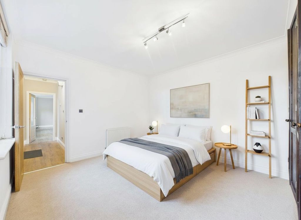 Property photo 3 of 6 Ir2Thao_Vuael0Yxrwp90A.Png