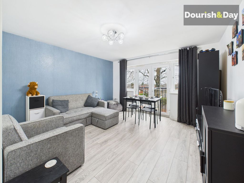 Property photo 2 of 12 Living/Dining Room