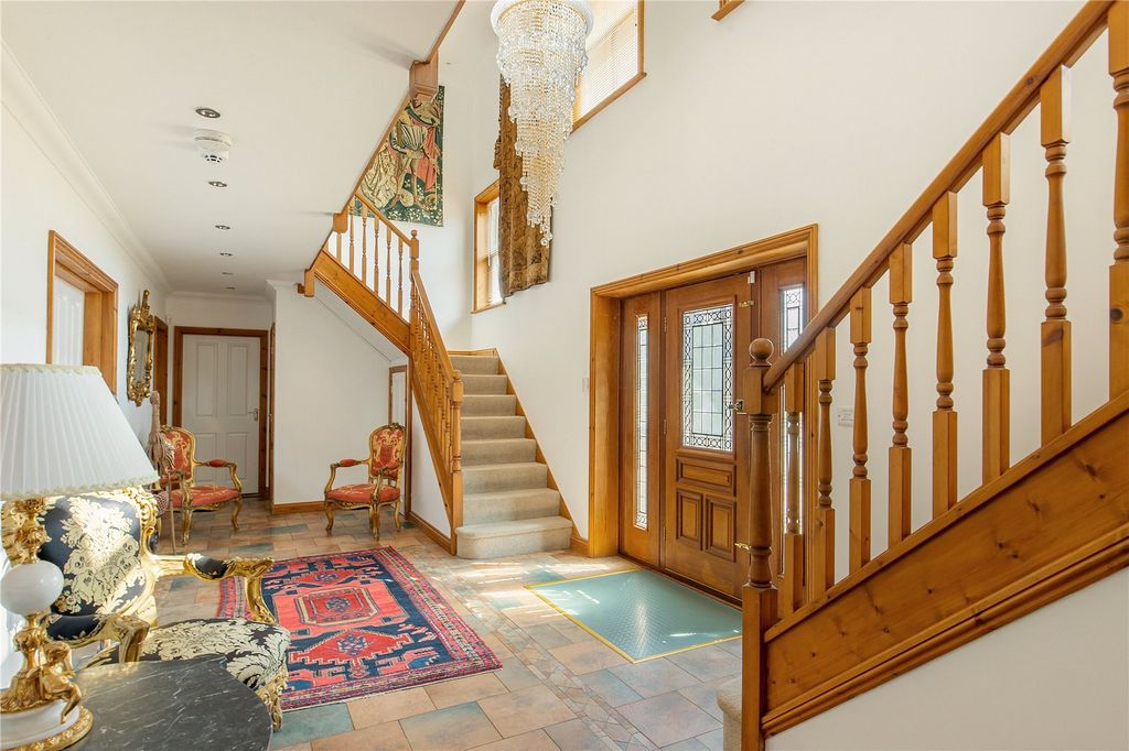 Property photo 2 of 16 Entrance