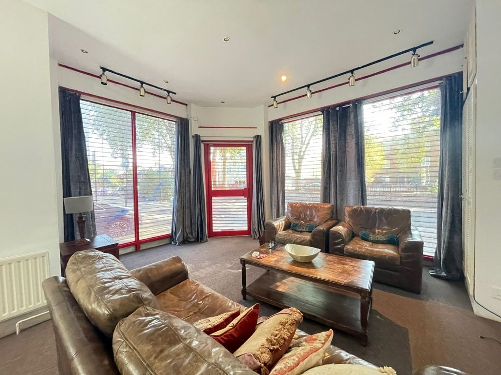 Property photo 2 of 19 2681282