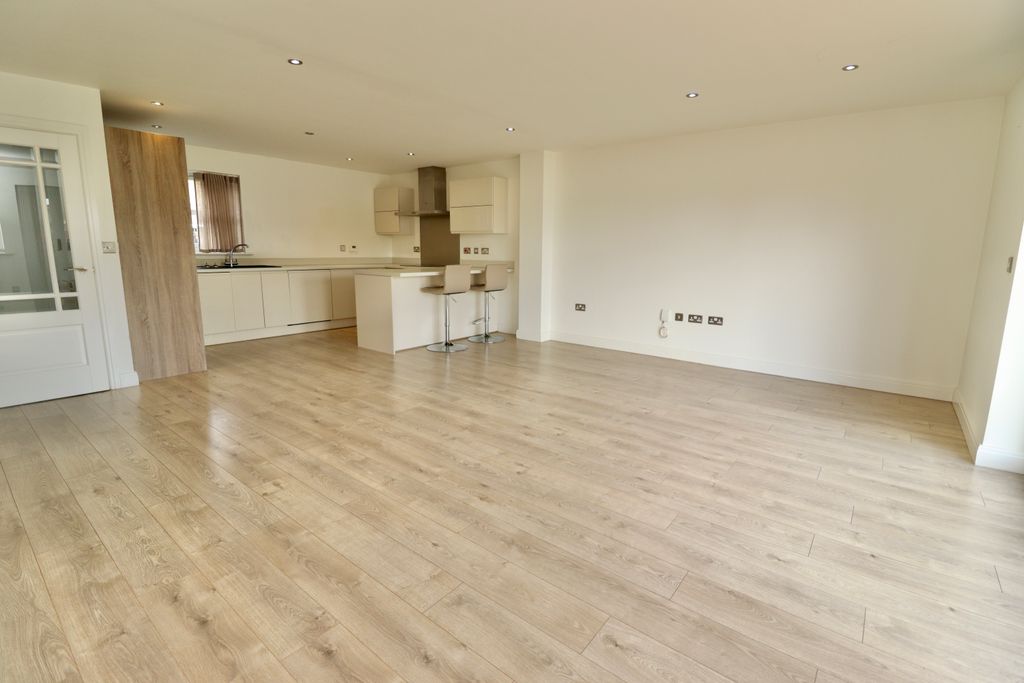Property photo 2 of 15 Img_4104