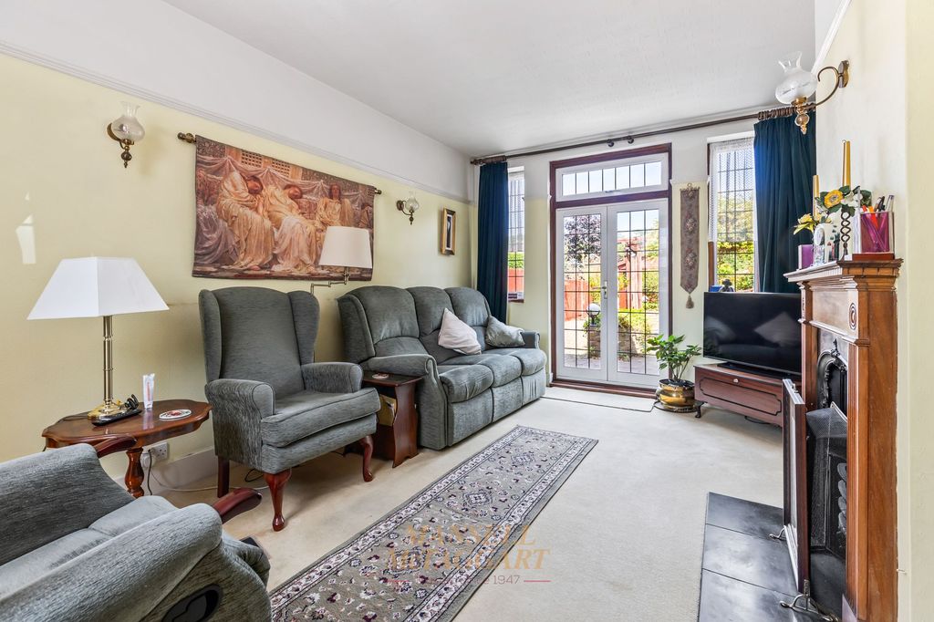 Property photo 3 of 40