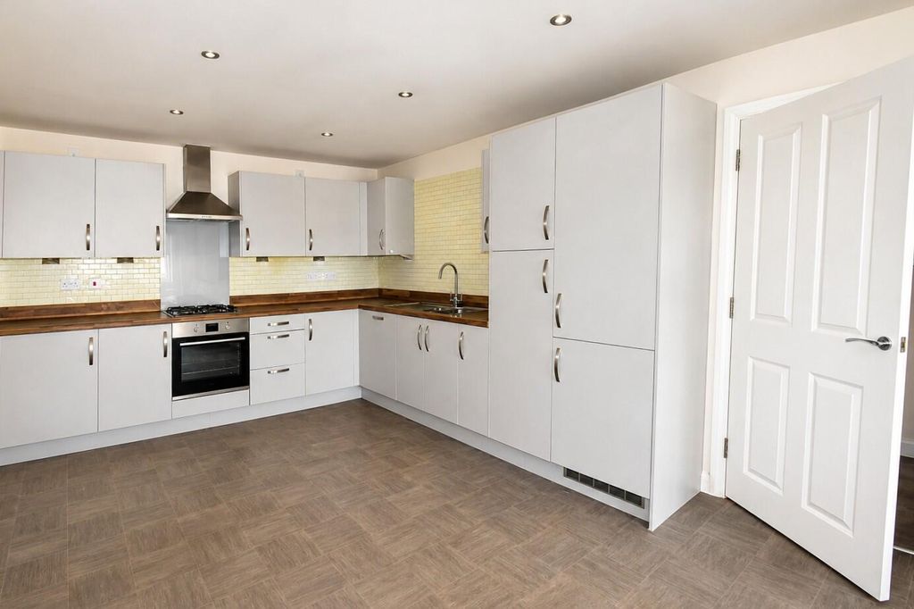 Property photo 2 of 13 Kitchen