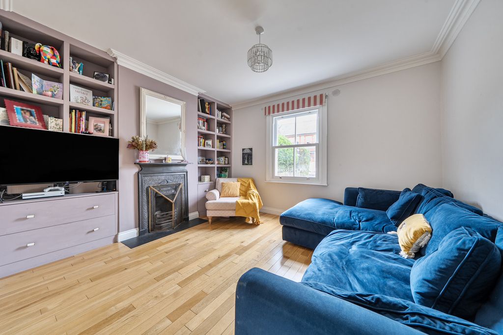 Property photo 2 of 18