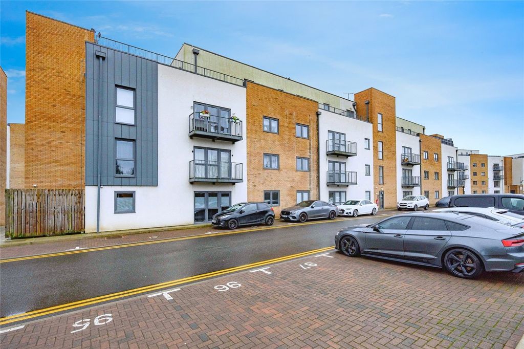 Property photo 2 of 15 Picture No. 14