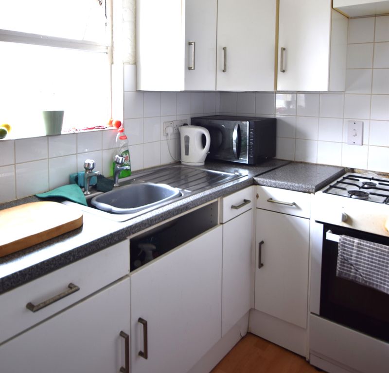 Property photo 2 of 7 Kitchen 