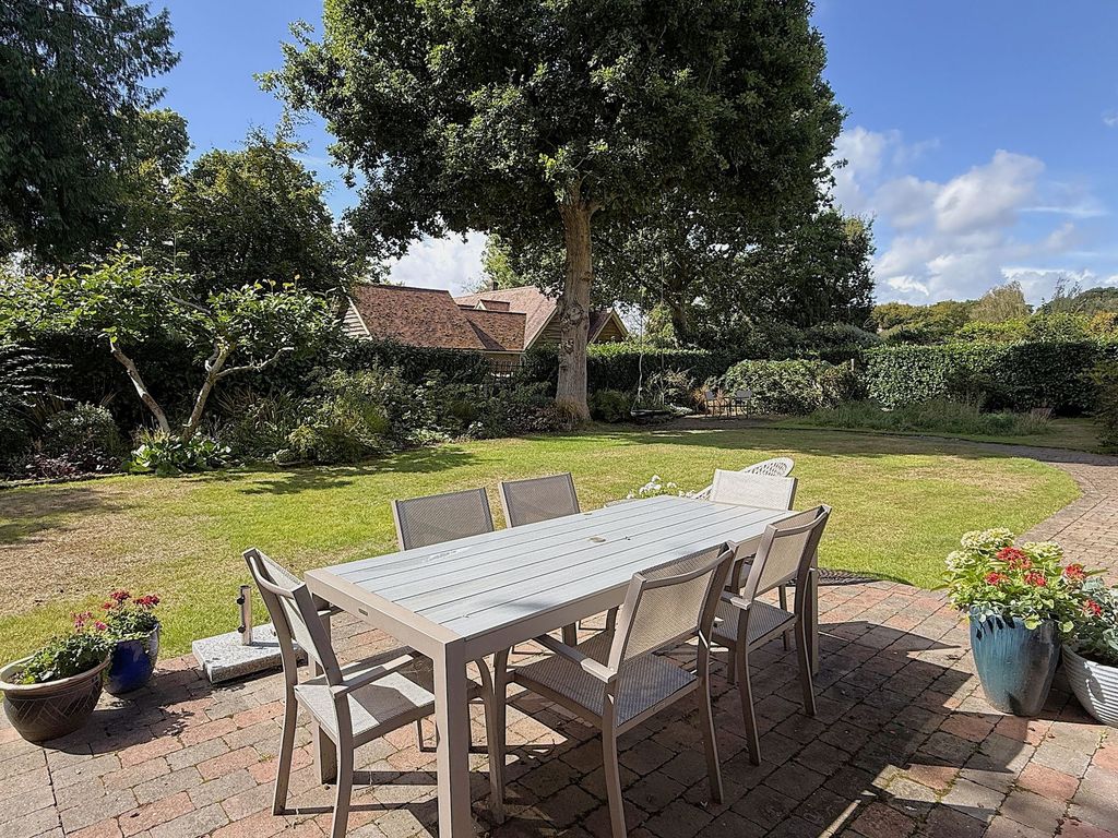 Property photo 2 of 27