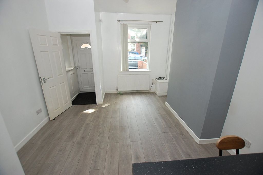 Property photo 2 of 11 Picture No. 50